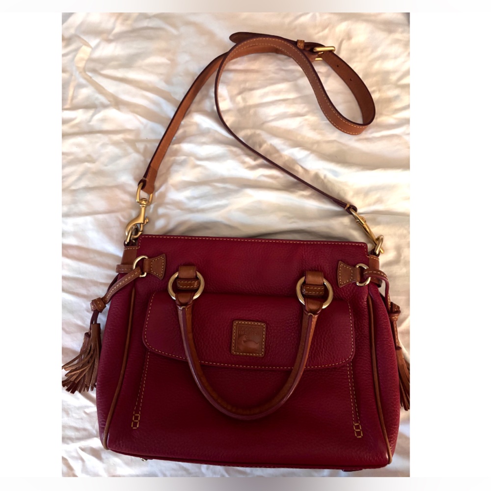 Dooney & Bourke Red Pebble Leather Pocket
Satchel R578C BF (835)